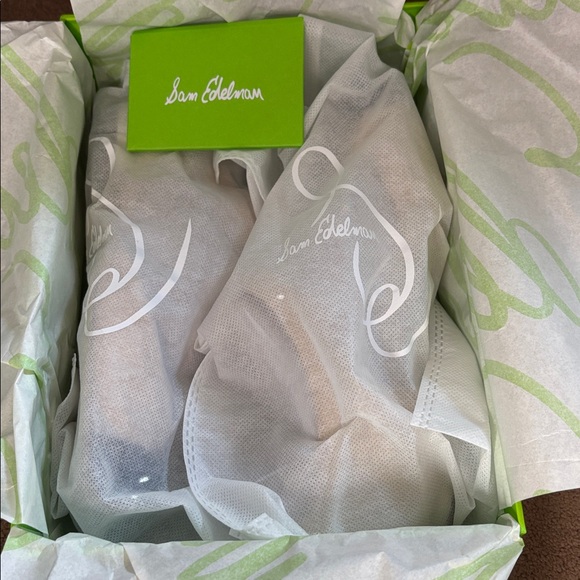 Sam Edelman Elegant Cream and Black Women's cap toe Maryjane Shoes - Picture 5 of 12